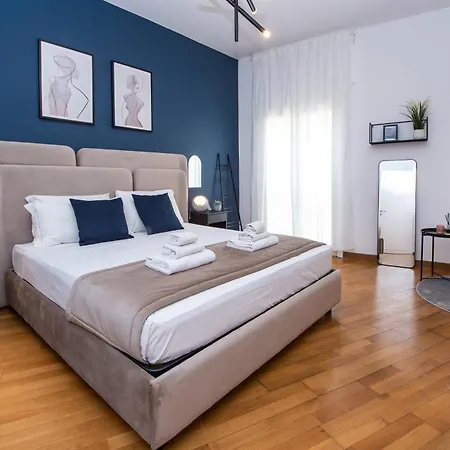 Fashionable Near Piazza Navona Roma