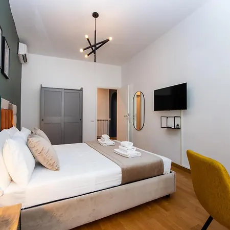 Fashionable Near Piazza Navona Roma